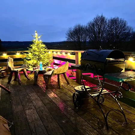 Burtree Country House, Tipi'S, Treehouse & Lodge & House Rooms With Hot Tubs In A Private Garden Thirsk Exterior photo