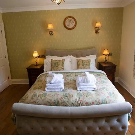 Burtree Country House, Tipi'S, Treehouse & Lodge & House Rooms With Hot Tubs In A Private Garden Thirsk Exterior photo