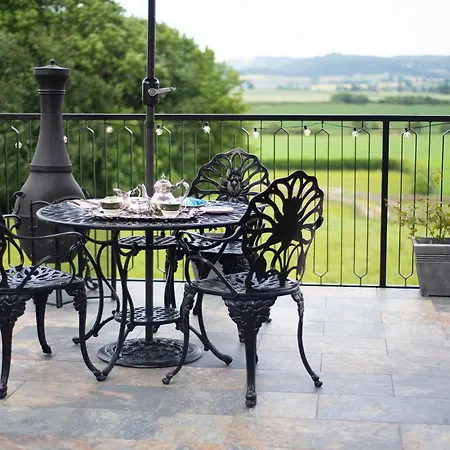 Burtree Country House, Tipi'S, Treehouse & Lodge & House Rooms With Hot Tubs In A Private Garden Thirsk Exterior photo