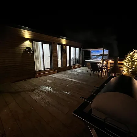 Burtree Country House, Tipi'S, Treehouse & Lodge & House Rooms With Hot Tubs In A Private Garden Thirsk Exterior photo