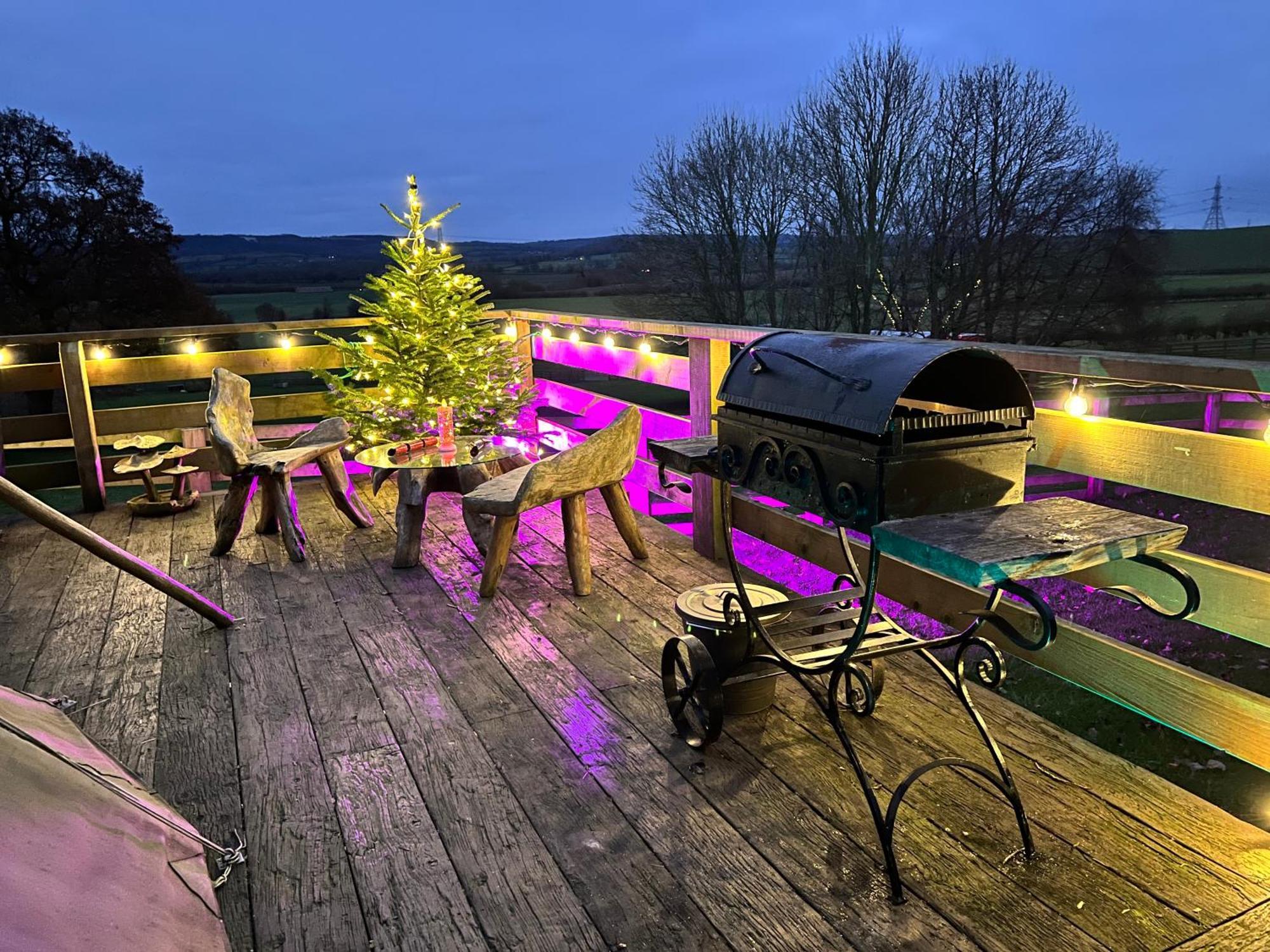 Burtree Country House, Tipi's, Treehouse & & House With Hot Tubs In A Private Garden Lodge Thirsk