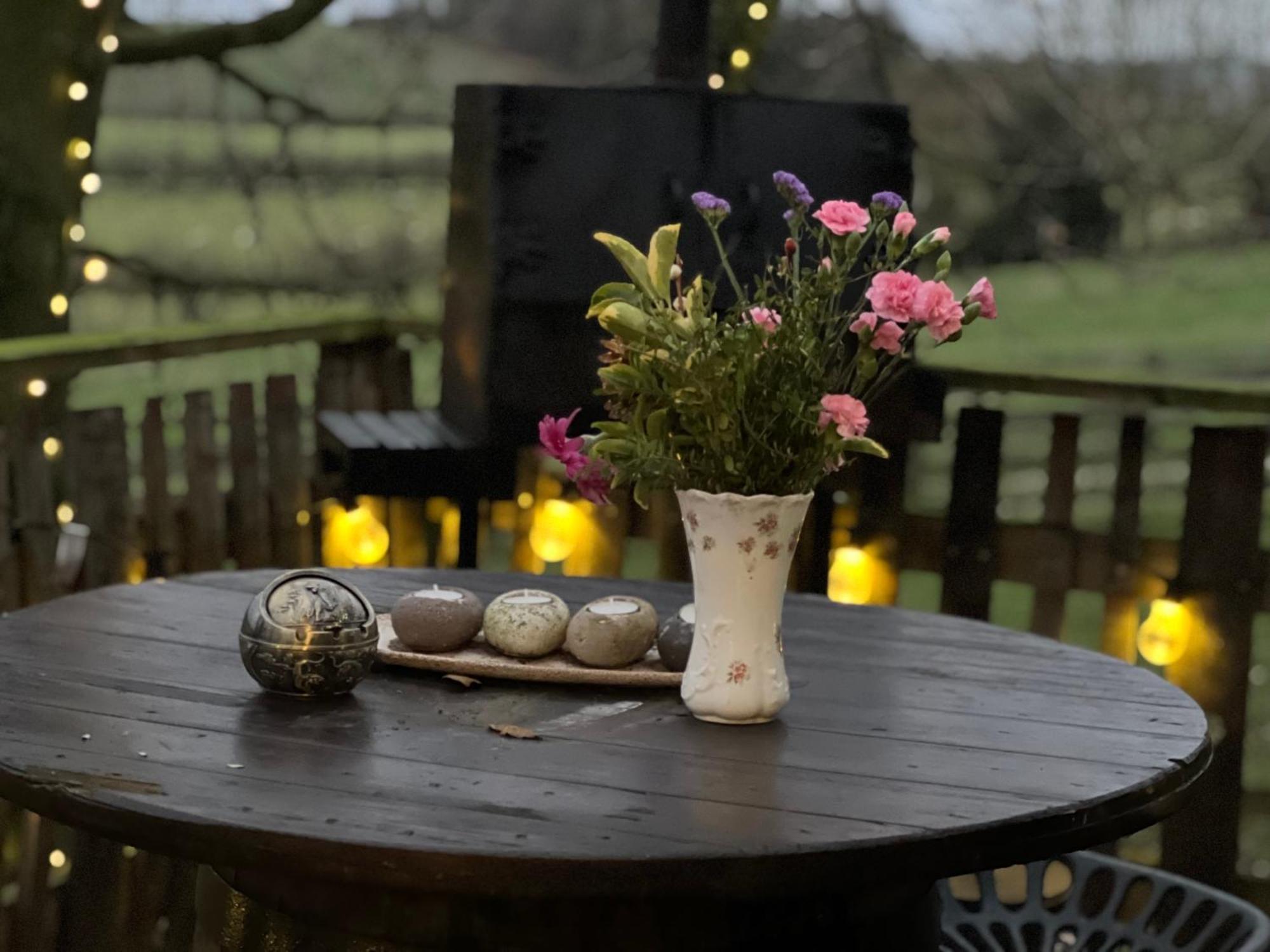 Lodge Burtree Country House, Tipi's, Treehouse & & House With Hot Tubs In A Private Garden *
