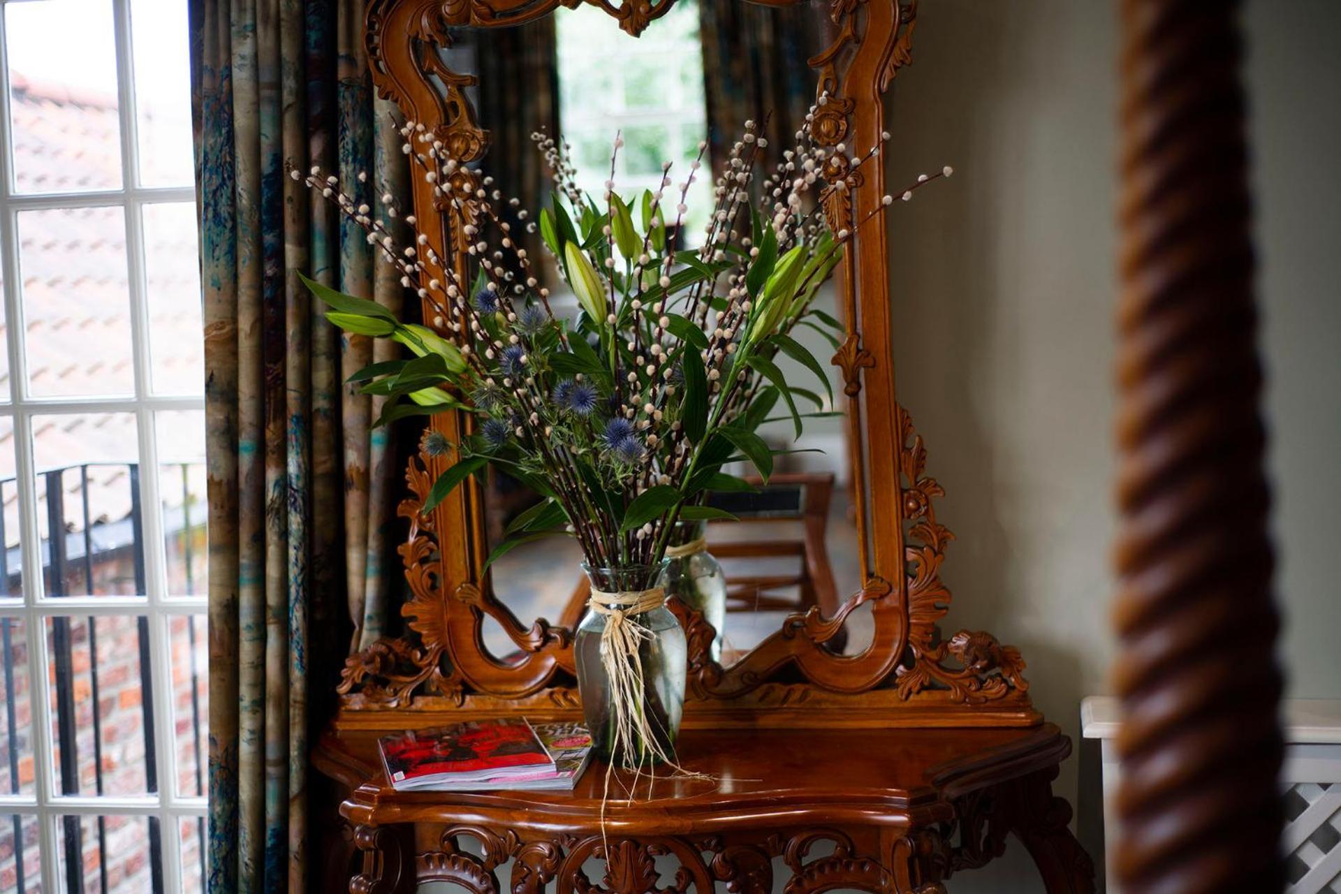 Lodge Burtree Country House, Tipi's, Treehouse & & House With Hot Tubs In A Private Garden
