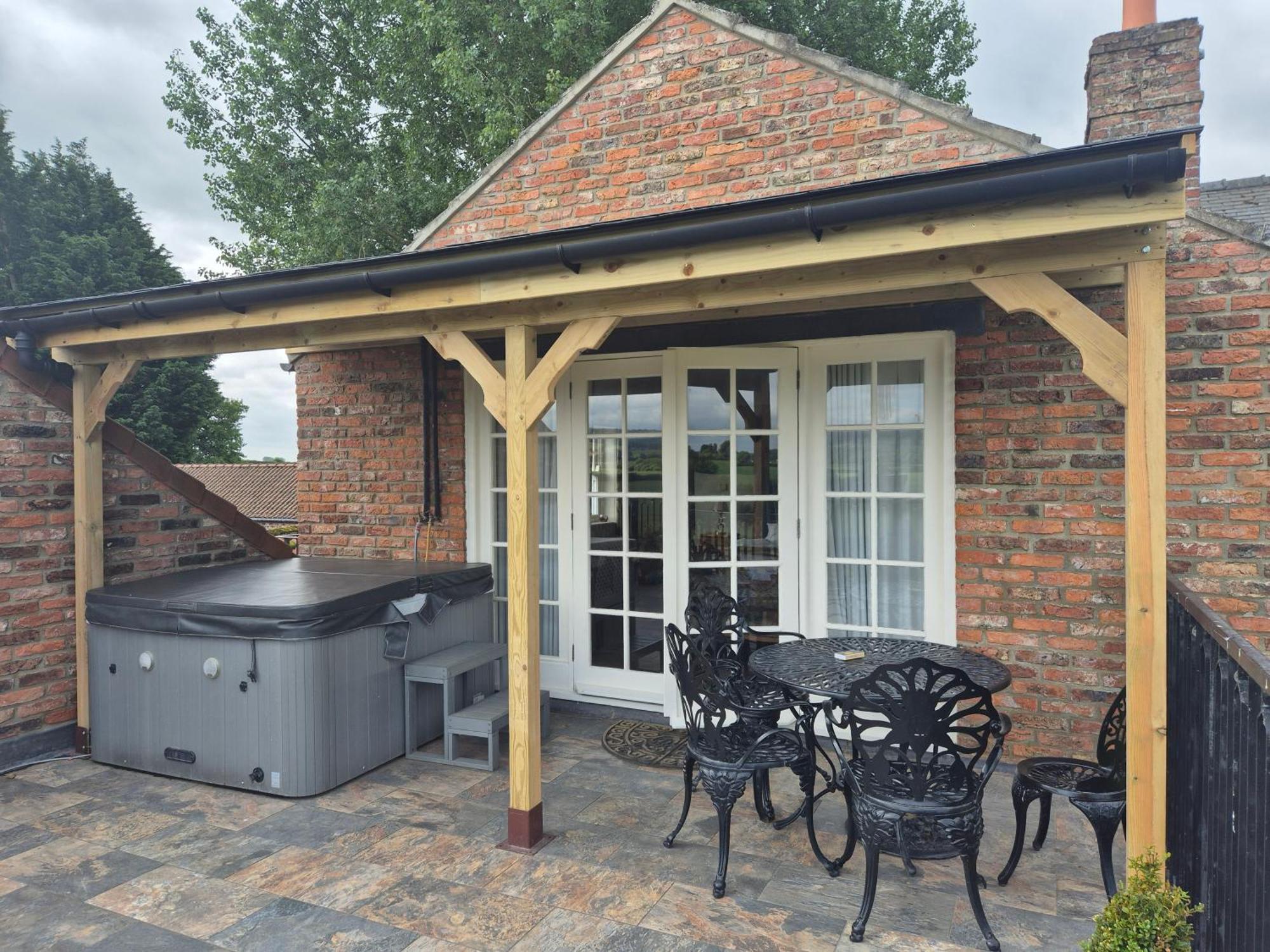 Burtree Country House, Tipi's, Treehouse & & House With Hot Tubs In A Private Garden Thirsk