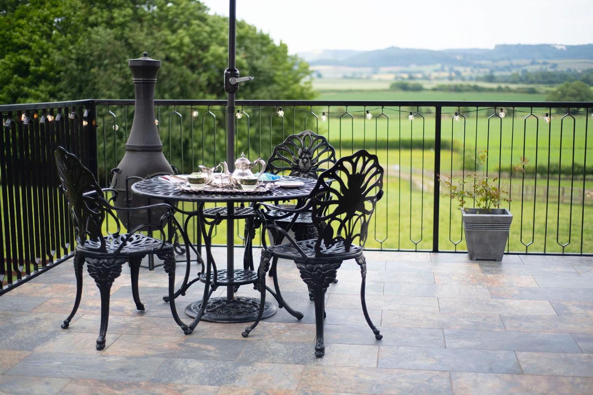 Burtree Country House, Tipi's, Treehouse & & House With Hot Tubs In A Private Garden Lodge *