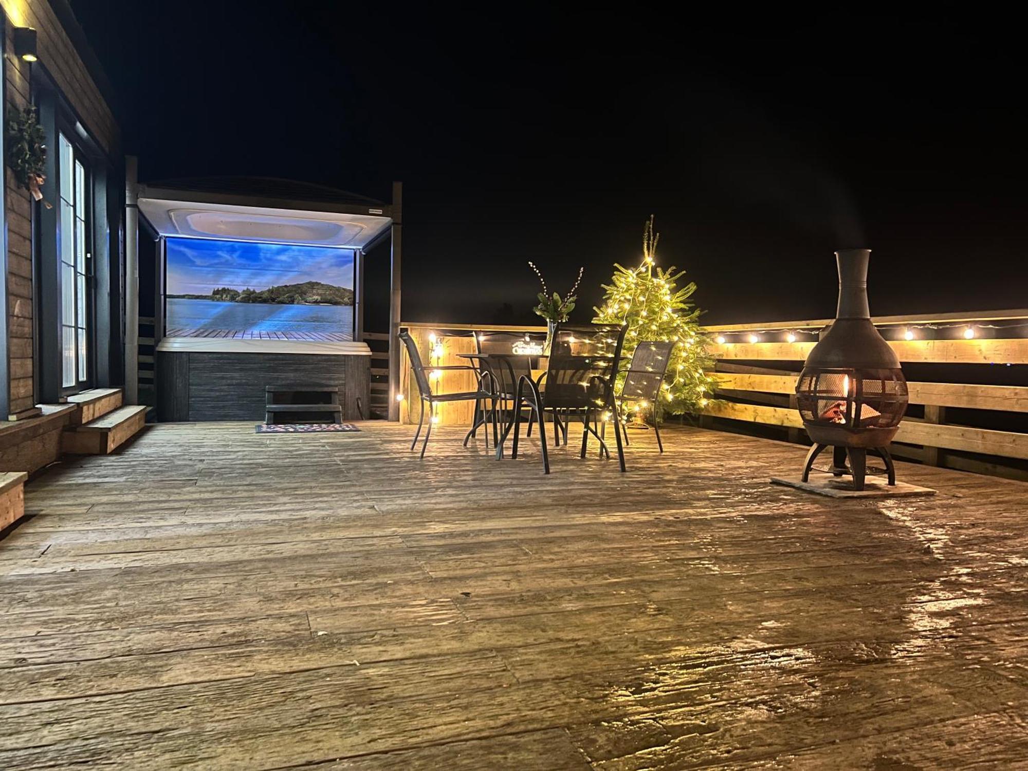 Lodge Burtree Country House, Tipi's, Treehouse & & House With Hot Tubs In A Private Garden *