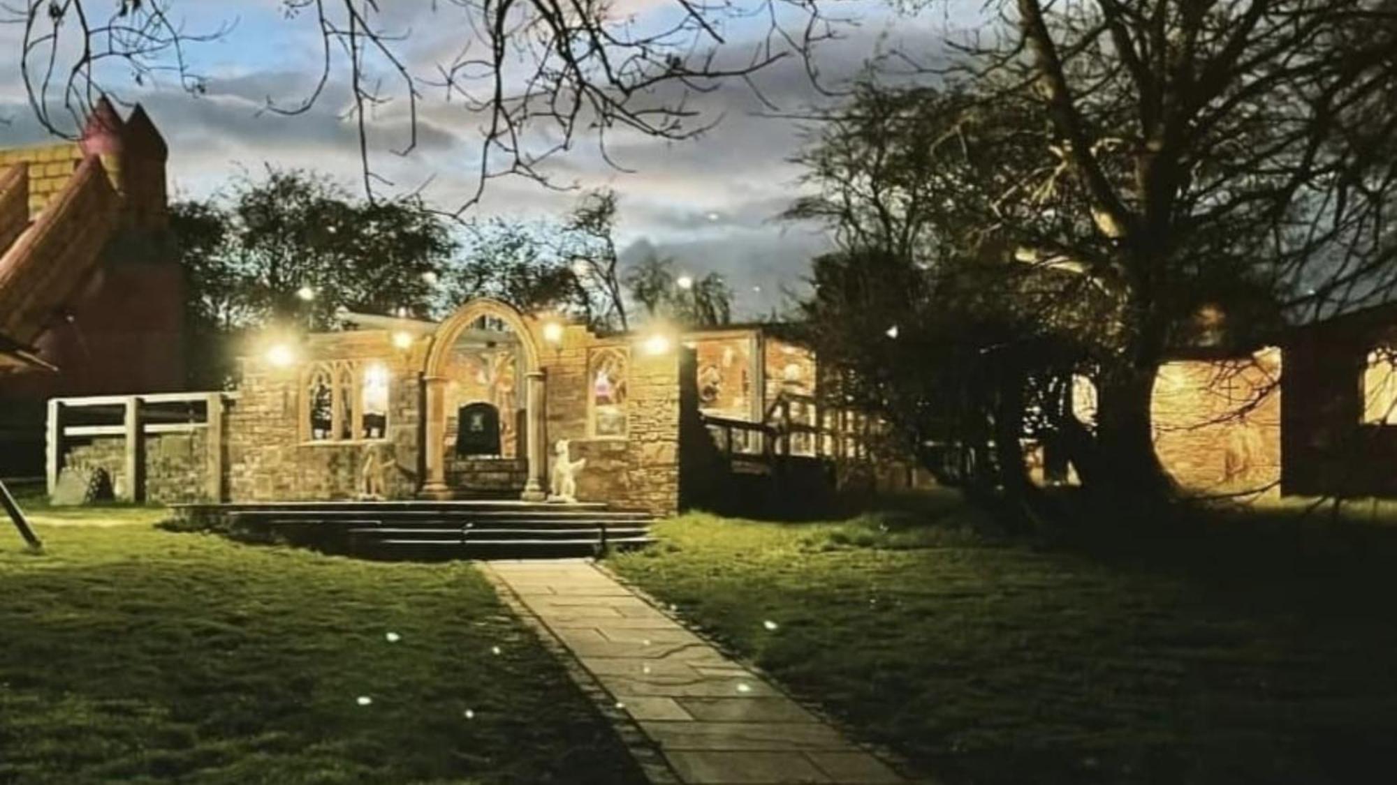 Lodge Burtree Country House, Tipi's, Treehouse & & House With Hot Tubs In A Private Garden *