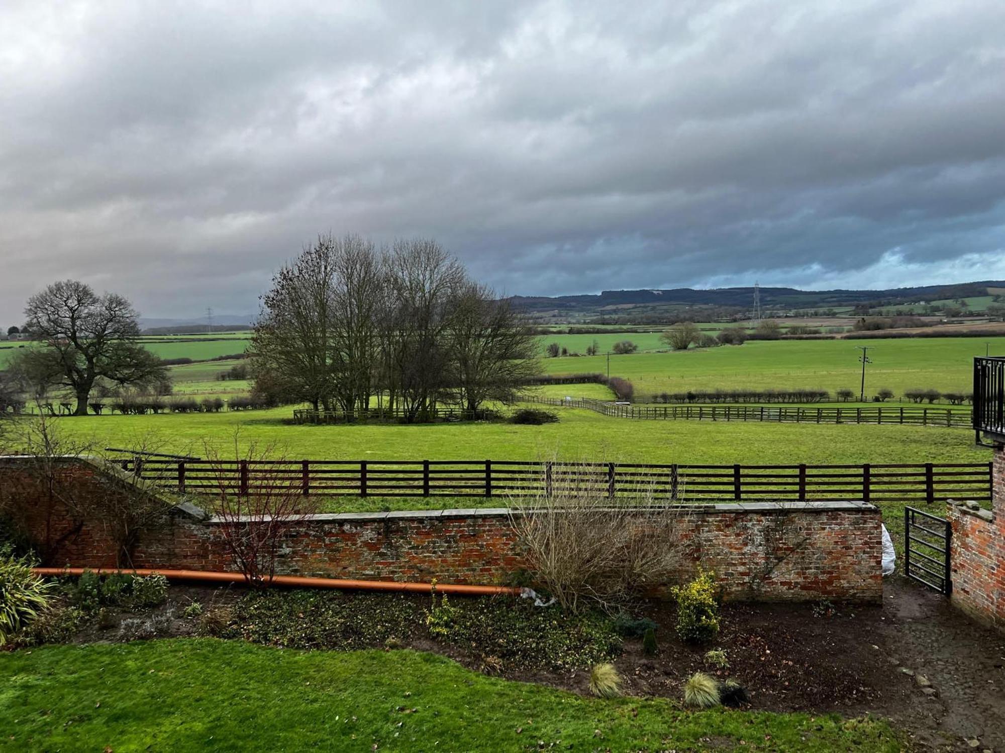 Lodge Burtree Country House, Tipi's, Treehouse & & House With Hot Tubs In A Private Garden *
