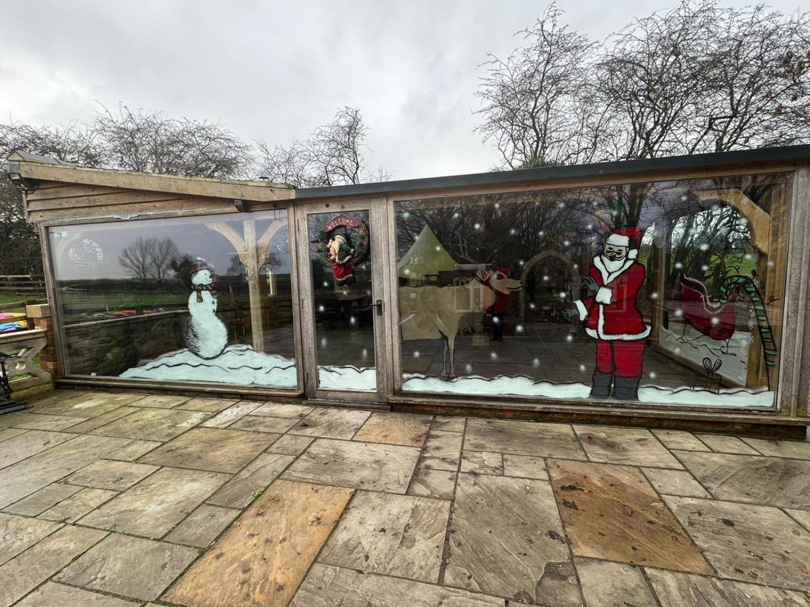 Lodge Burtree Country House, Tipi's, Treehouse & & House With Hot Tubs In A Private Garden *